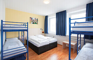 Ao Venezia Hostel *